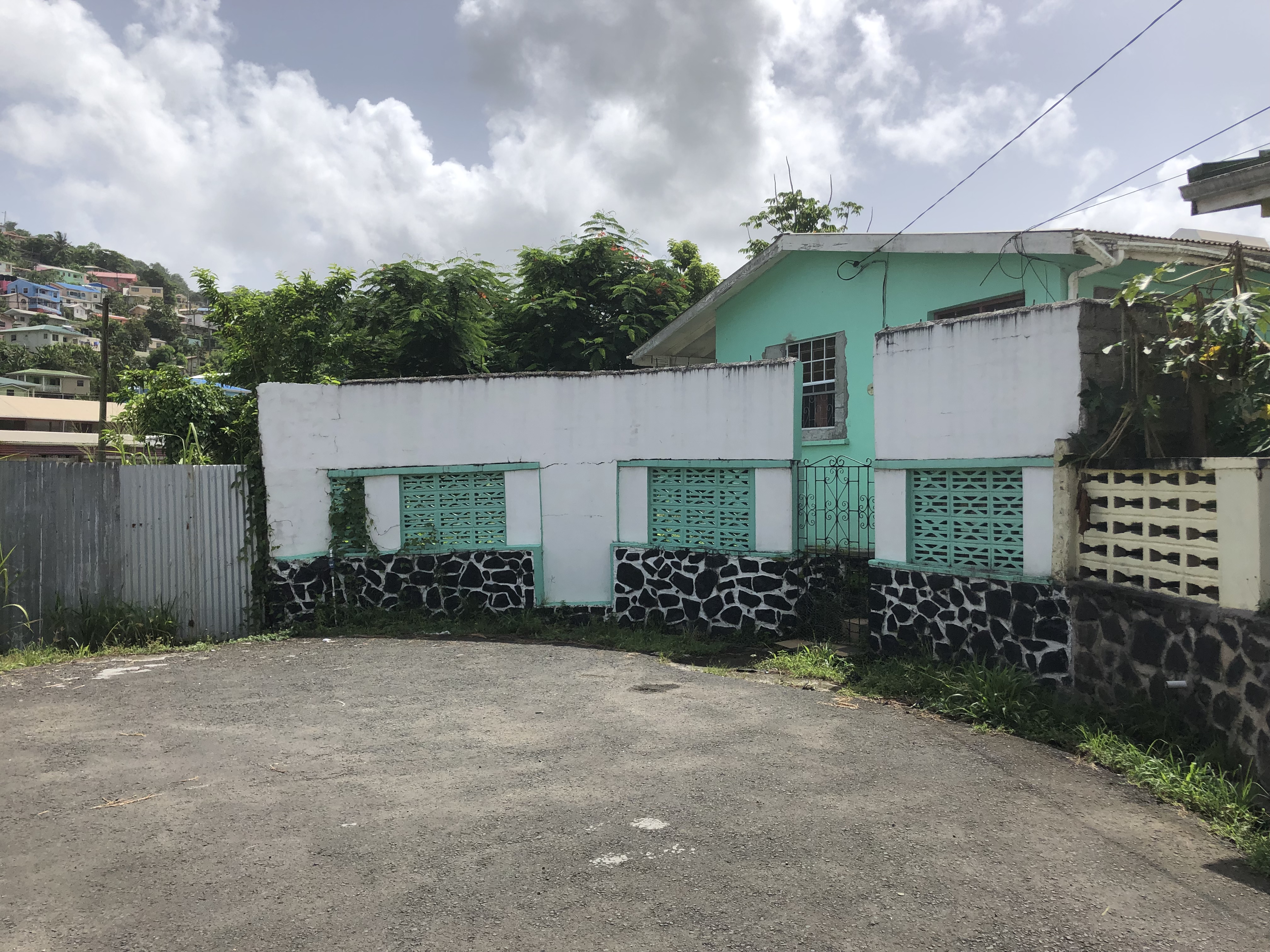 Fixer Upper For Sale at Entrepot Castries