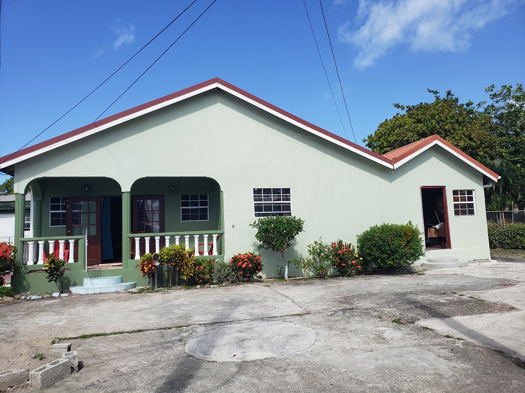 Single Family Bungalow House For Sale in St Lucia piaye