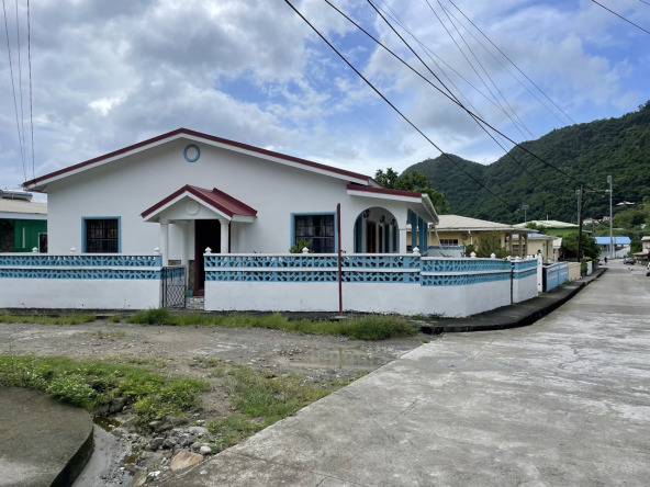 Bungalow House For Sale In Soufriere real estate st lucia