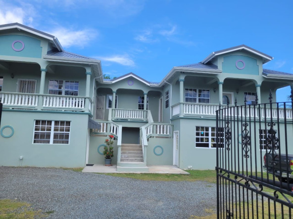 Investment Building With 6 Apartments For Sale in Bonneterre
