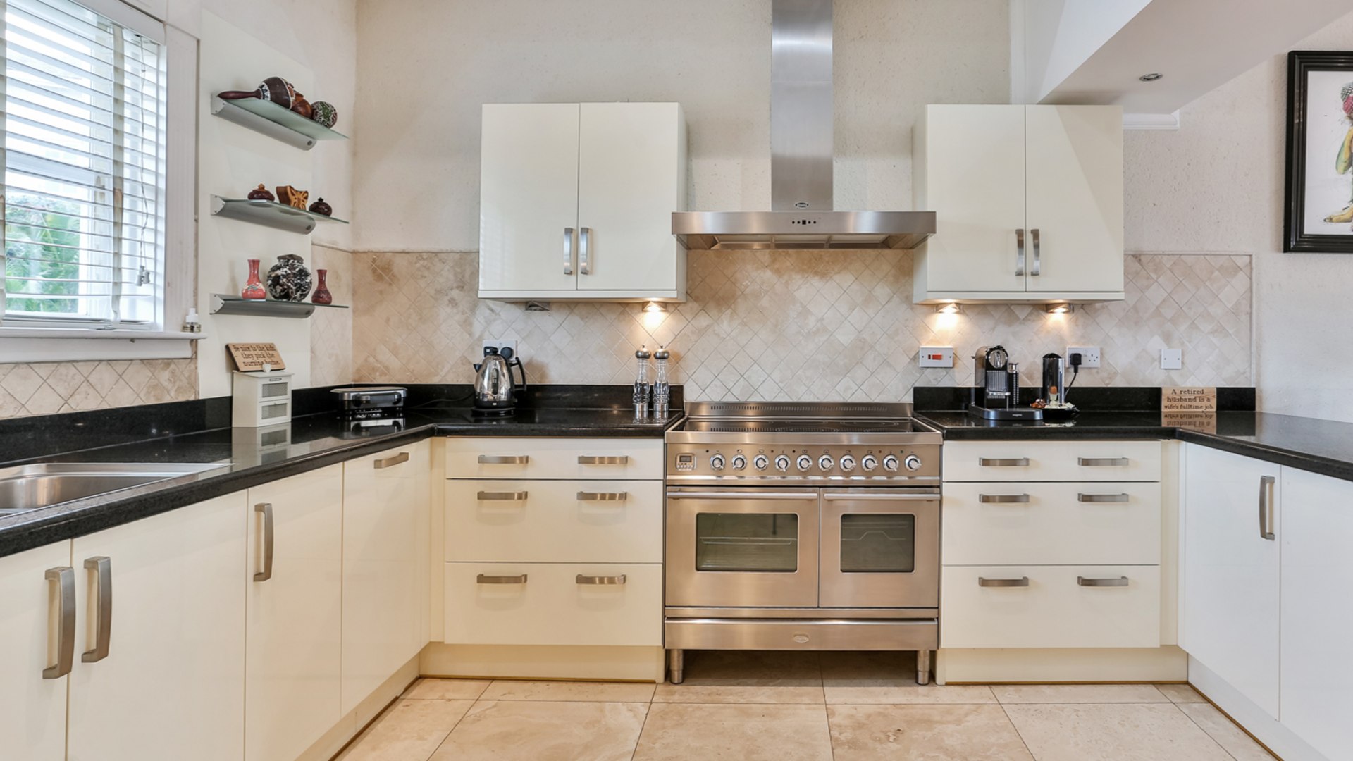 st lucia real estate Luxury Villa for Sale at Cap Estate - Cayman Villa kitchen