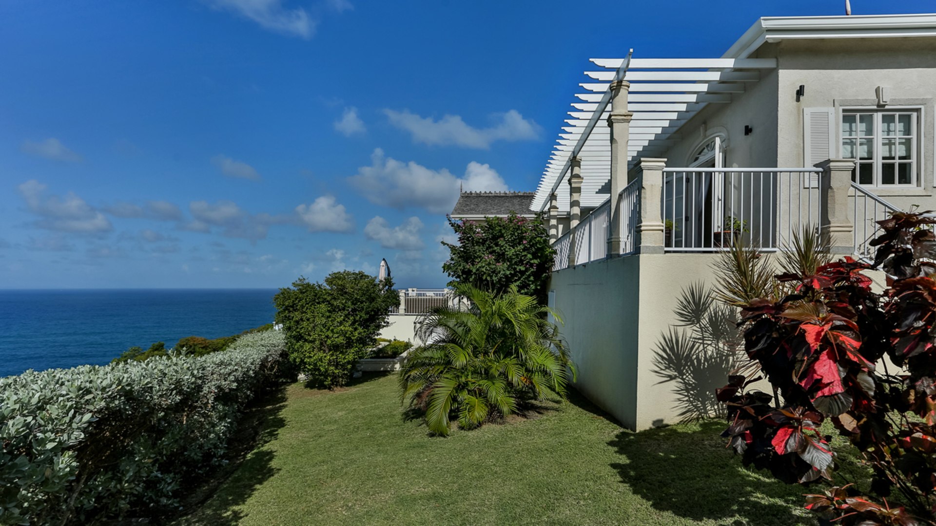 st lucia real estate Luxury Villa for Sale at Cap Estate - Cayman Villa yard