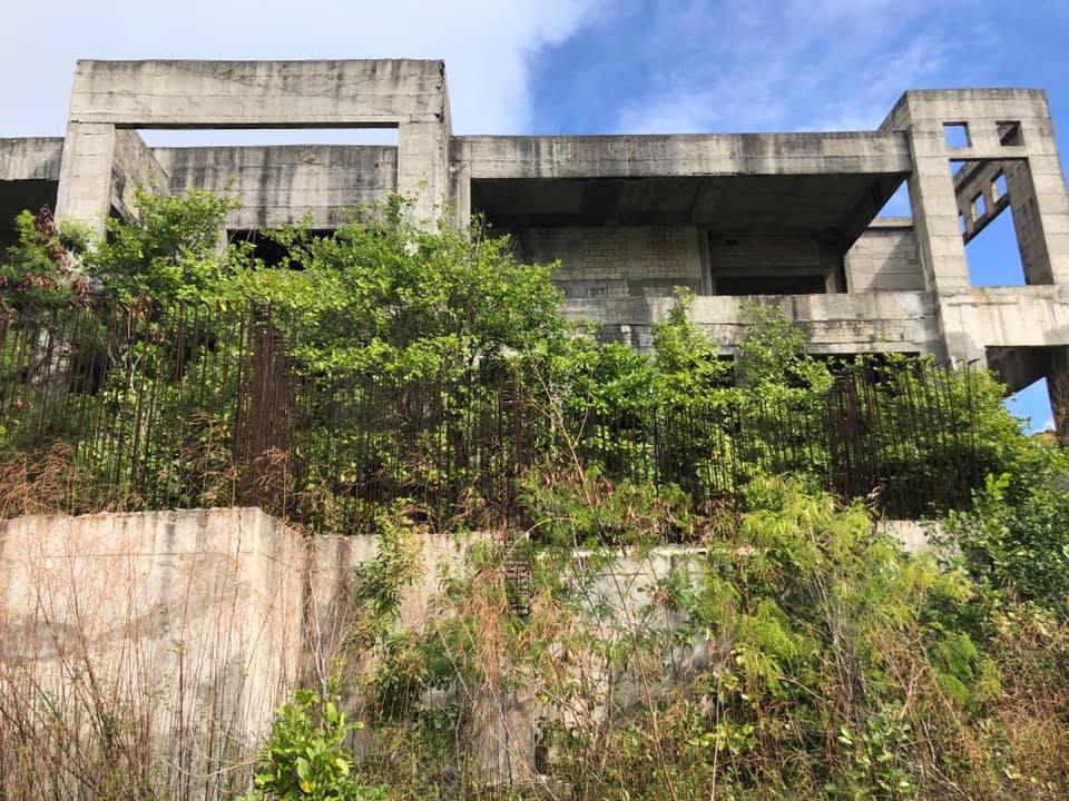 leparadis98 st lucia real estate abondoned hotel main area