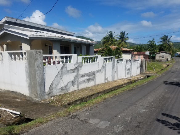 FIXER-UPPER PROPERTY FOR SALE ST LUCIA