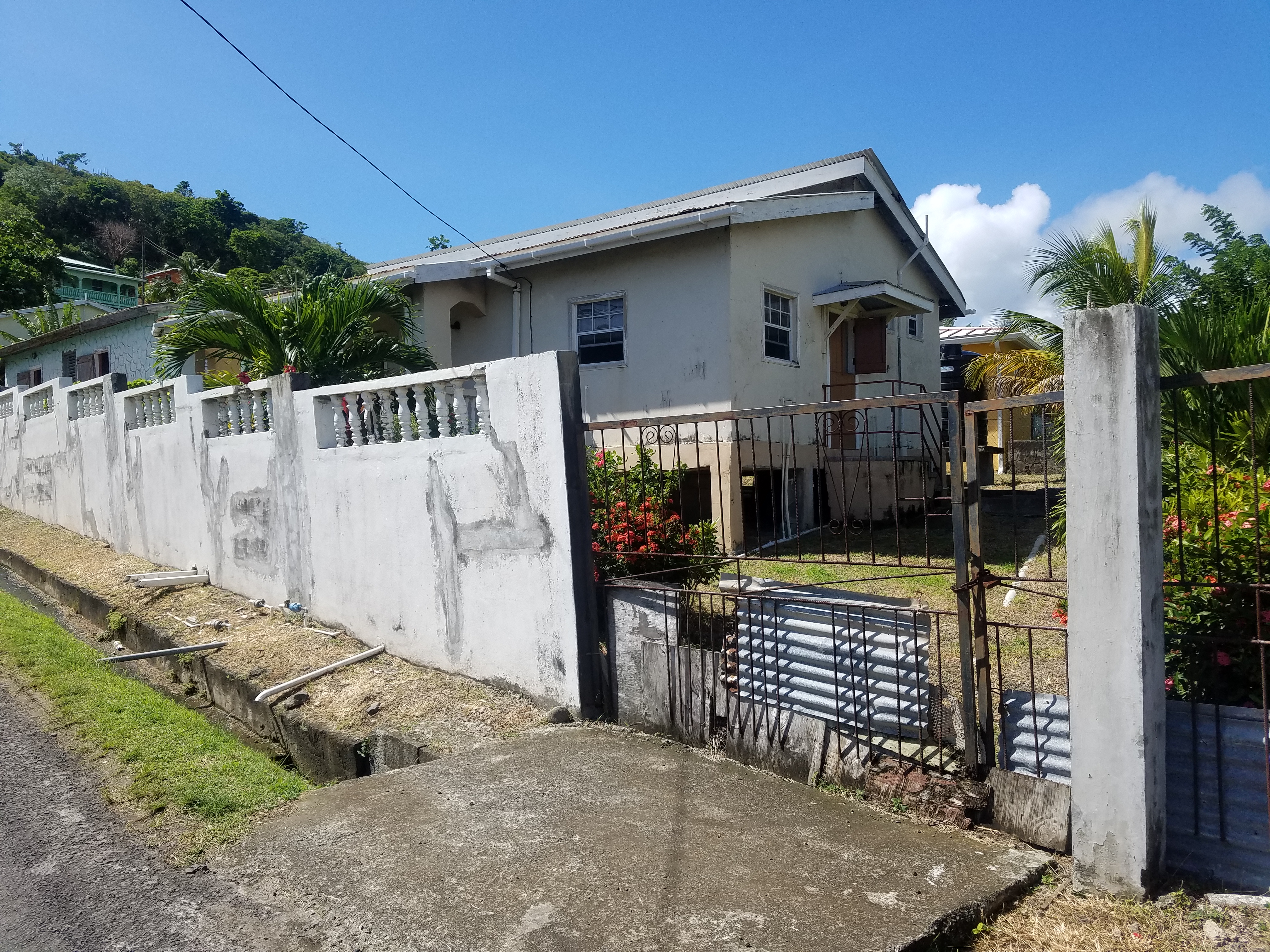 sT lUCIA Fixer Upper Property for Sale in St Lucia