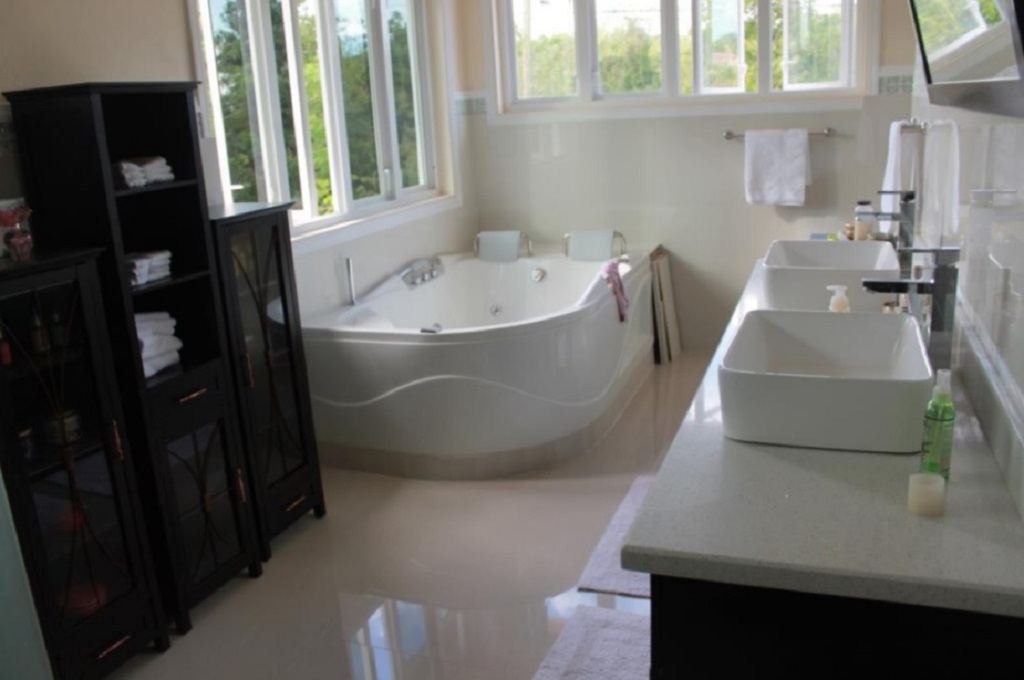 Luxury 4  Bed, 6 Bath House w Pool for Sale at Balembouche