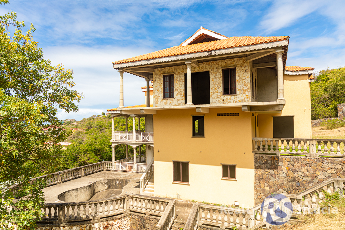 real estate for sale in st lucia golf villa