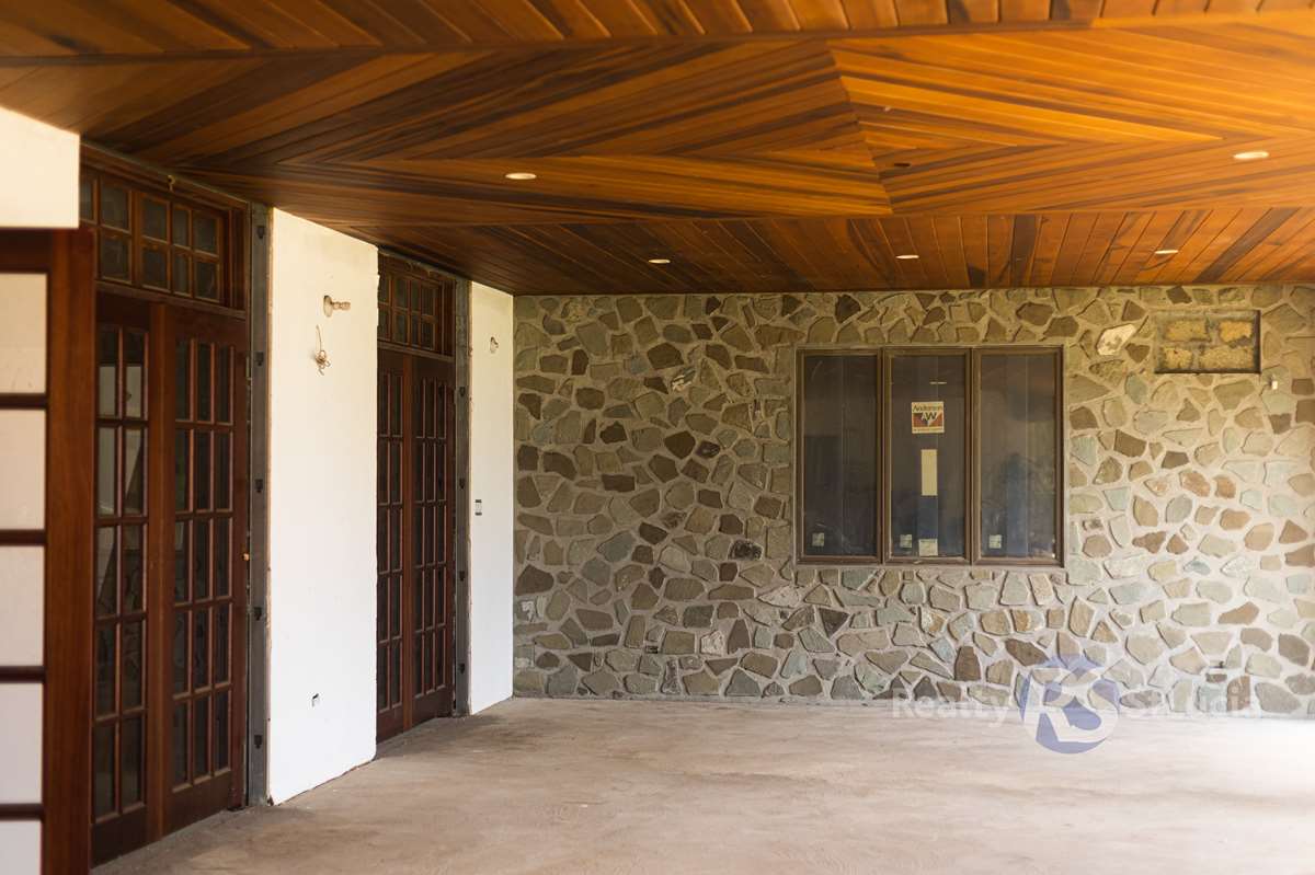 st lucia rea estate 6 Bedroom House For Sale Near Castries living