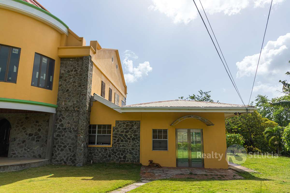 st lucia rea estate 6 Bedroom House For Sale Near Castries aprtment