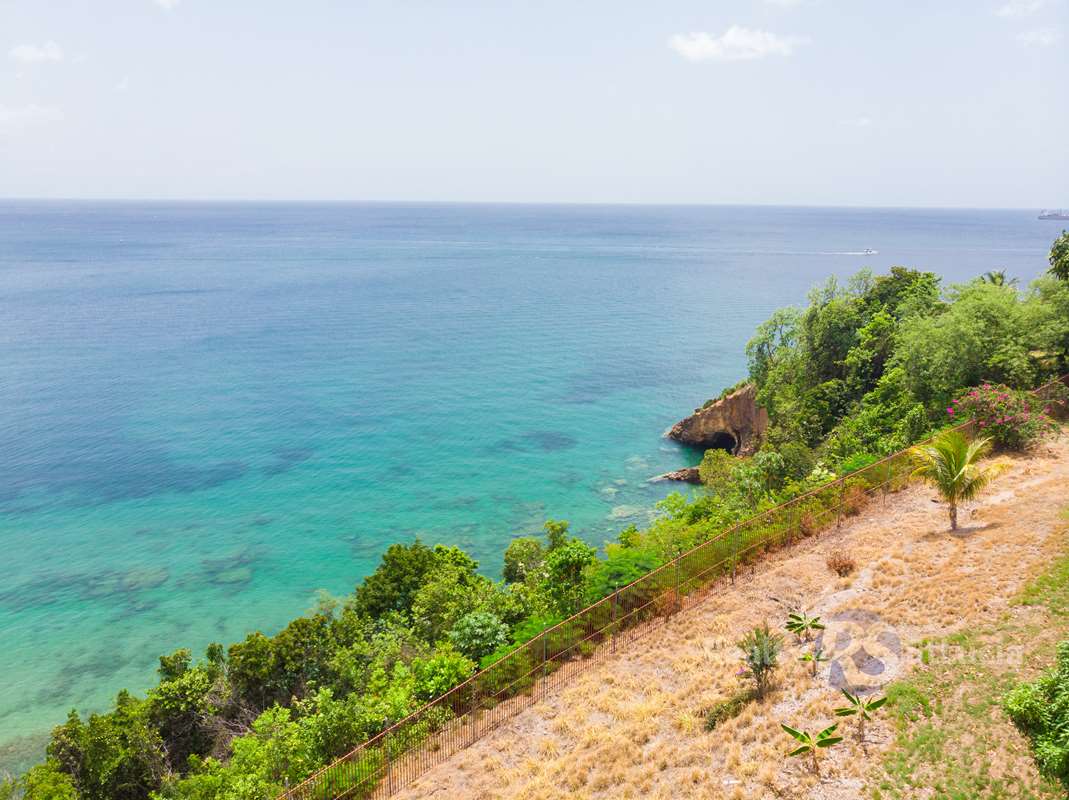 st lucia rea estate 6 Bedroom House For Sale Near Castries slope