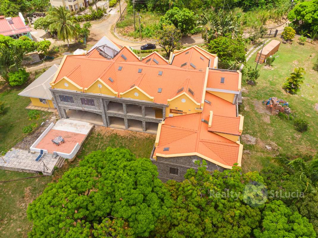 st lucia rea estate 6 Bedroom House For Sale Near Castries roof