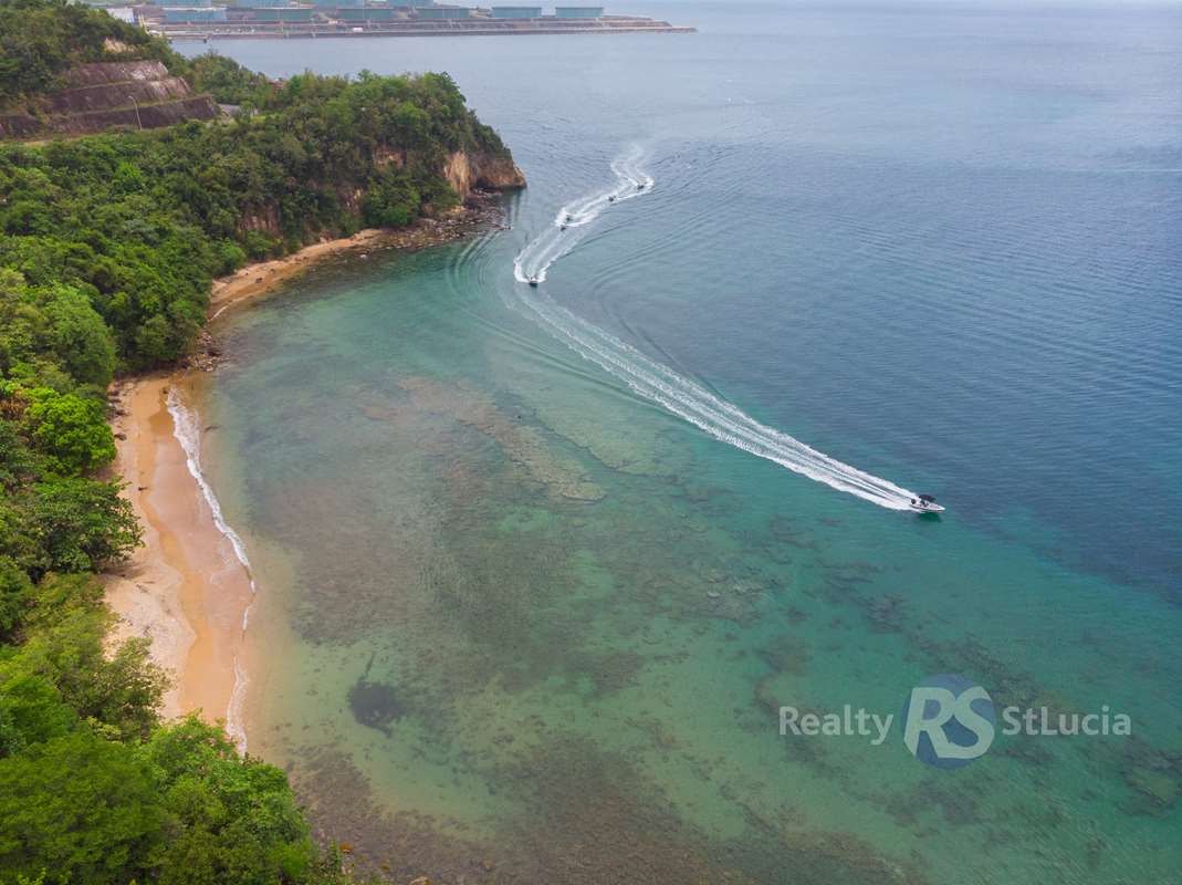 st lucia rea estate 6 Bedroom House For Sale Near Castries sea