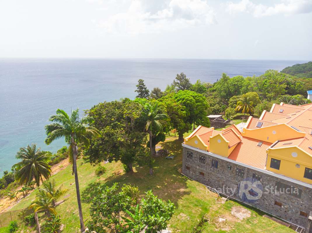 st lucia rea estate 6 Bedroom House For Sale Near Castries wall