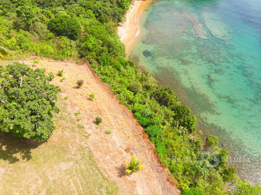 st lucia rea estate 6 Bedroom House For Sale Near Castries beach
