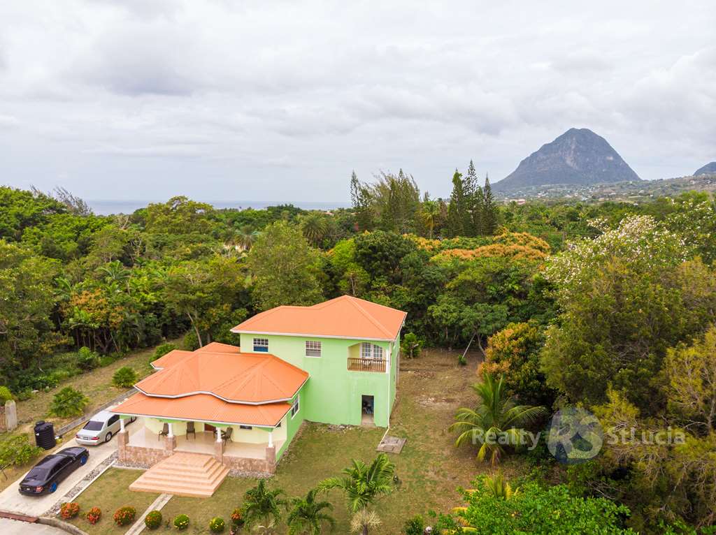 house and land in st lucia west car