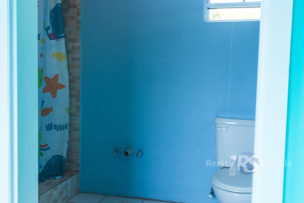 house for sale in choiseul toilet