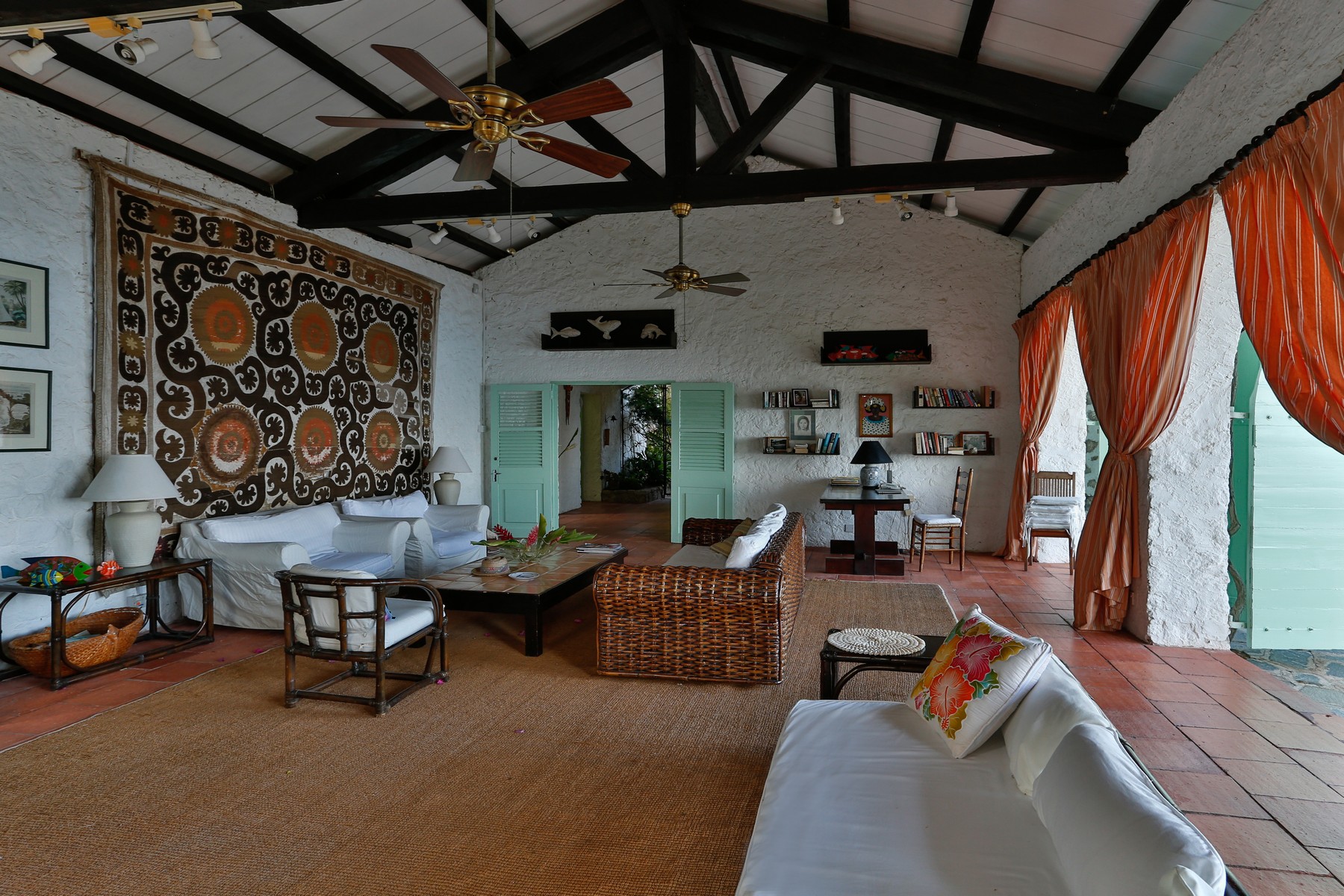 St Lucia real estate 26 Room Beach Front Boutique Hotel For Sale at Rodney Bay general area