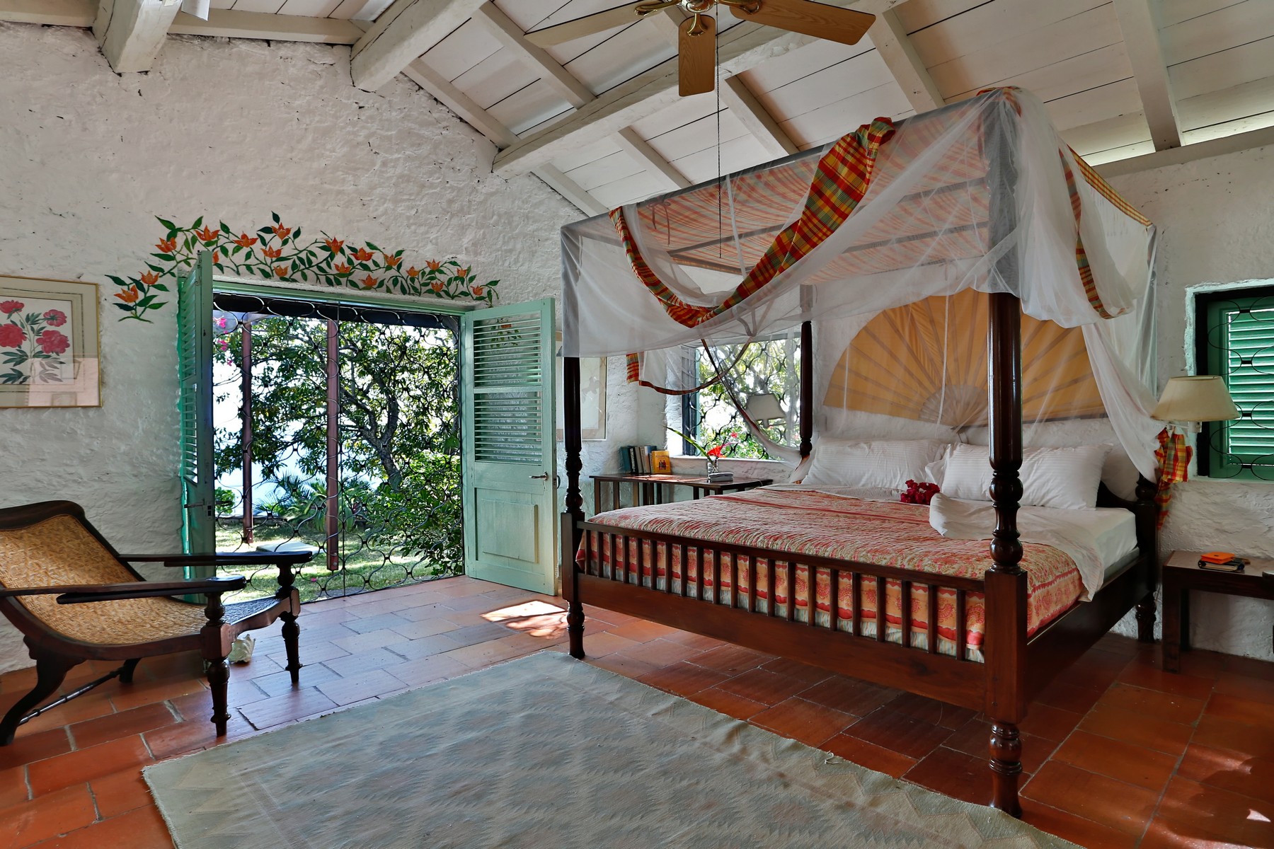 St Lucia real estate 26 Room Beach Front Boutique Hotel For Sale at Rodney Bay 4 post bed