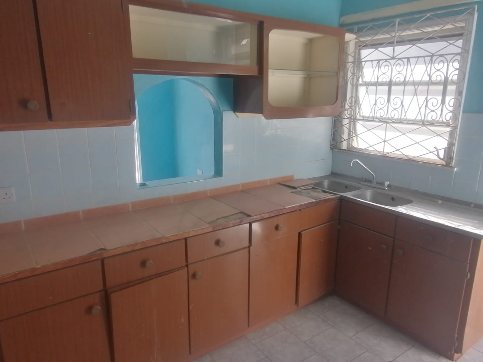Fixer Upper in Soufriere with Earning Potential