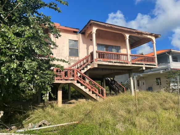 Four Bed Fixer-Upper For Sale