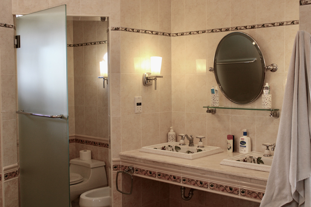 houses for sale in cap estate bath mirror