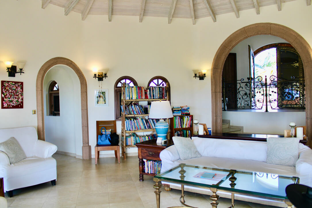 houses for sale in cap estate white chairs