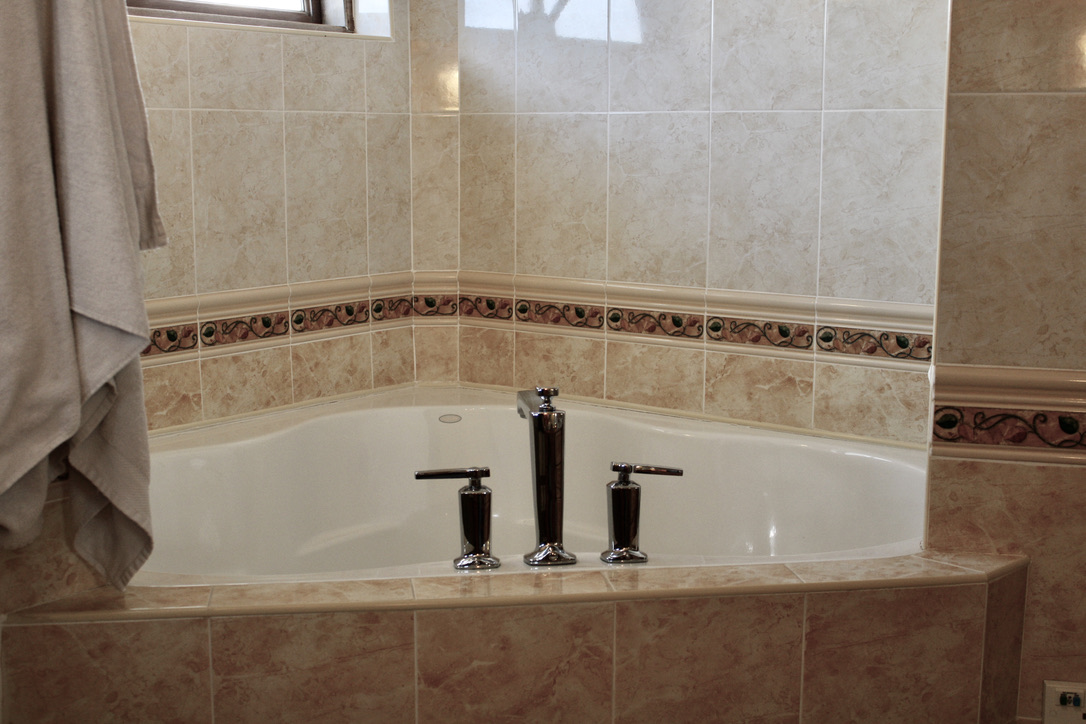 houses for sale in cap estate jaccuzi