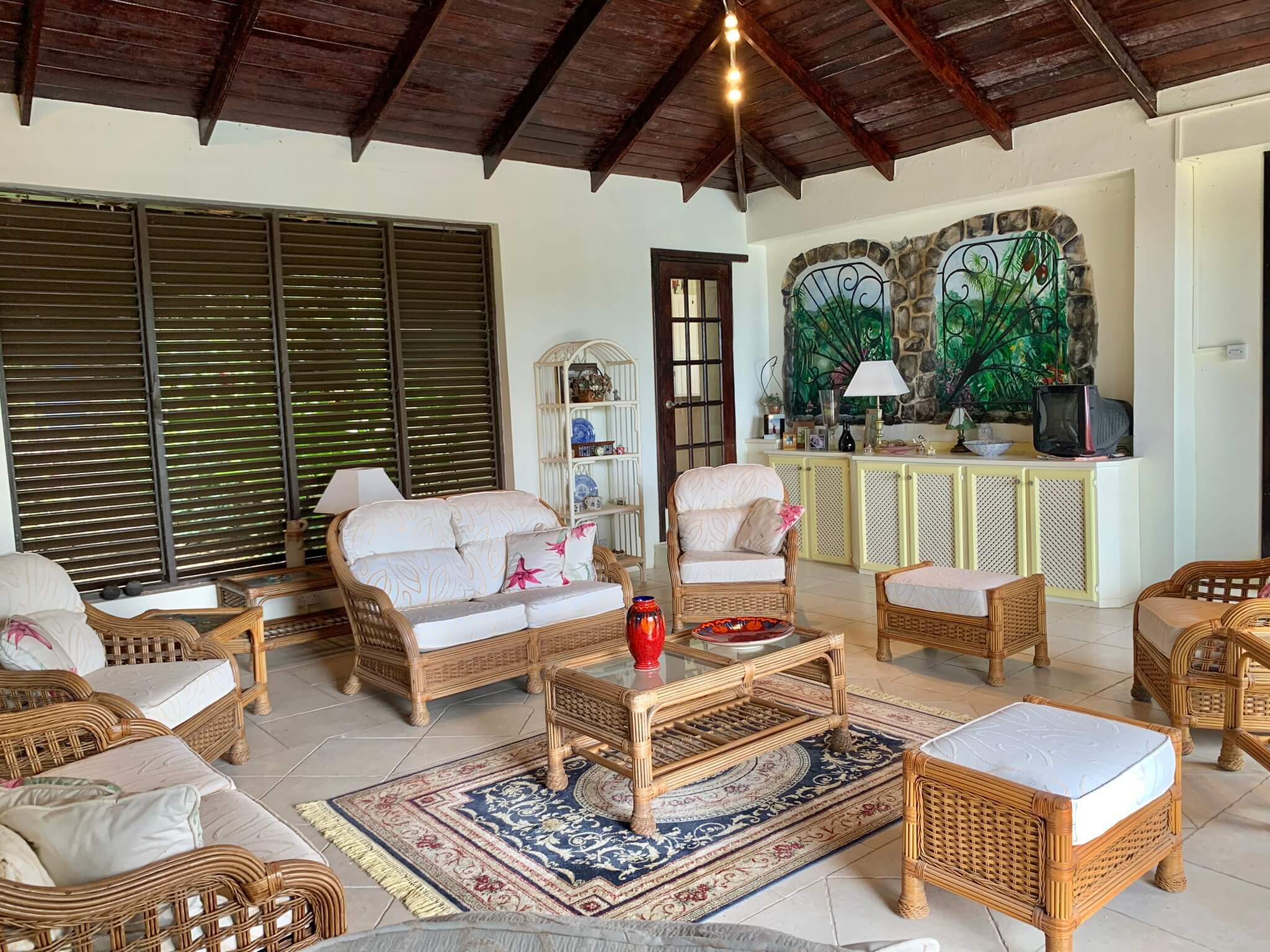 St Lucia Real Estate Golf Ridge Cap Estate sitting