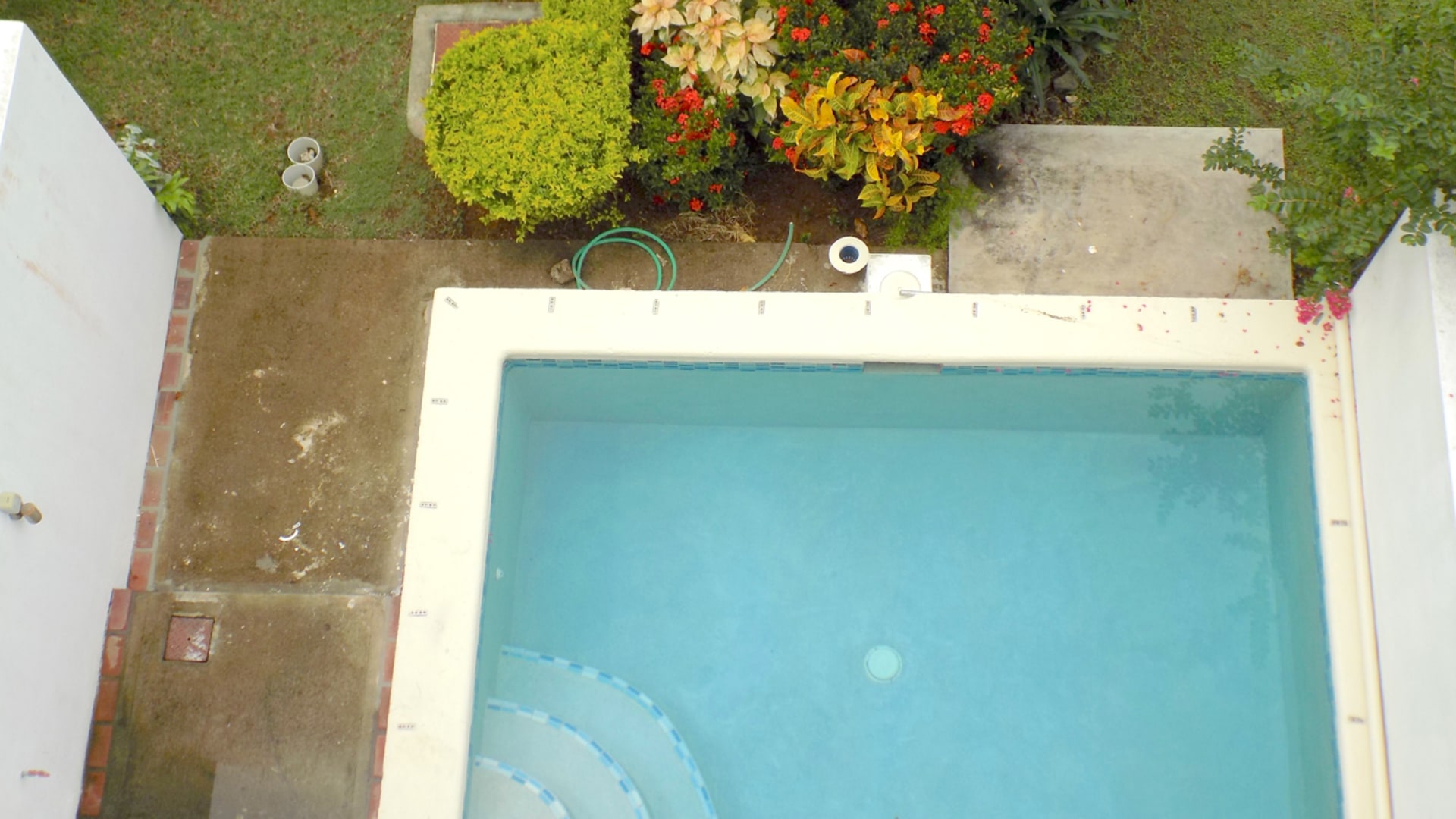 bellevue real estate zara villas pool