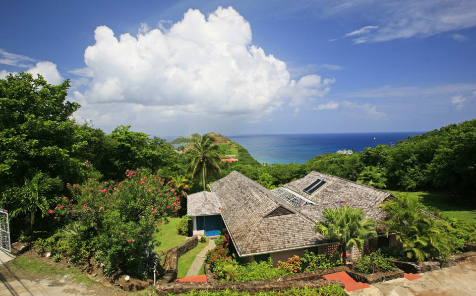 st lucia real estate House For Sale At Saddleback view and lawn