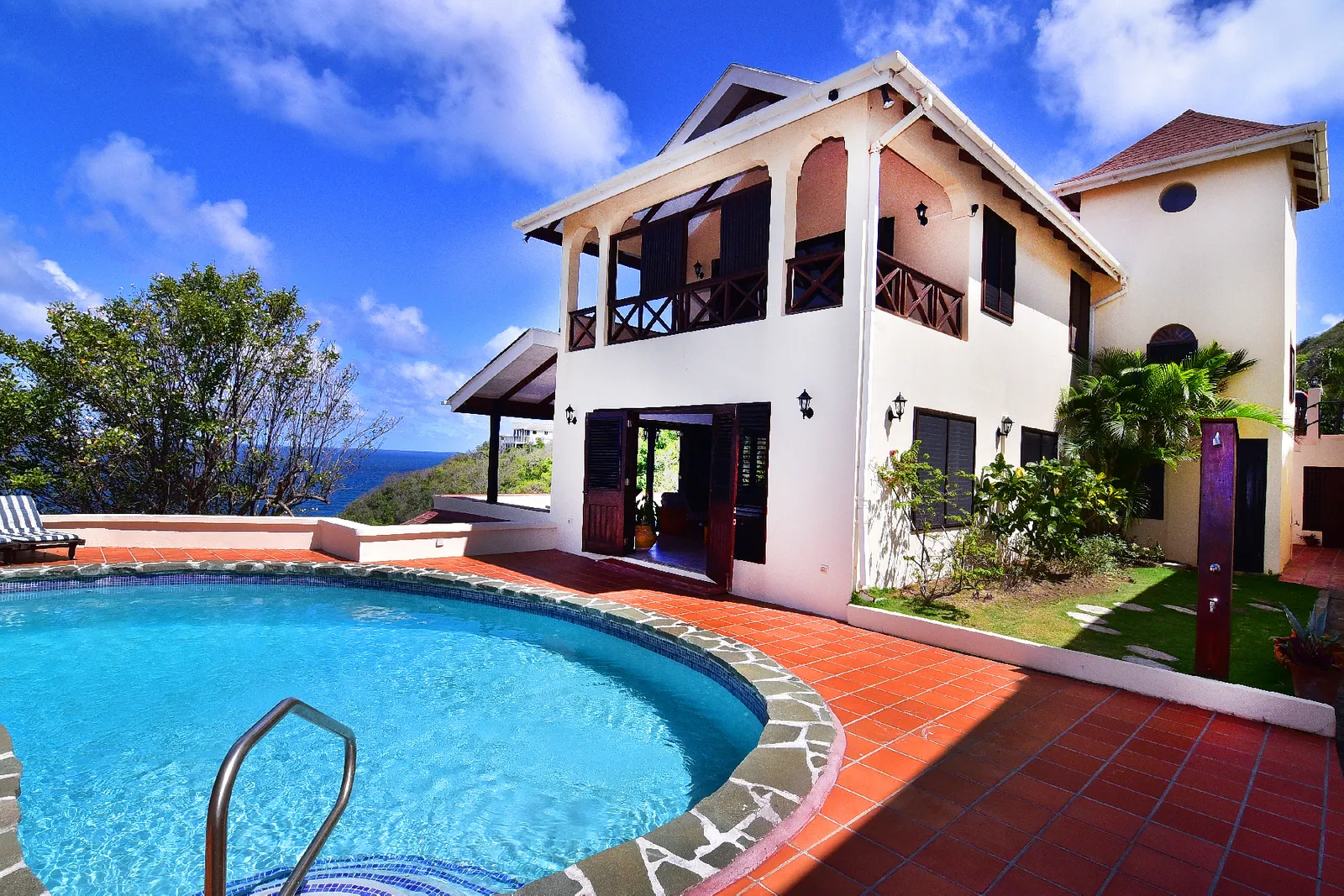 st lucia real estate Cliff Side Family Home for sale
