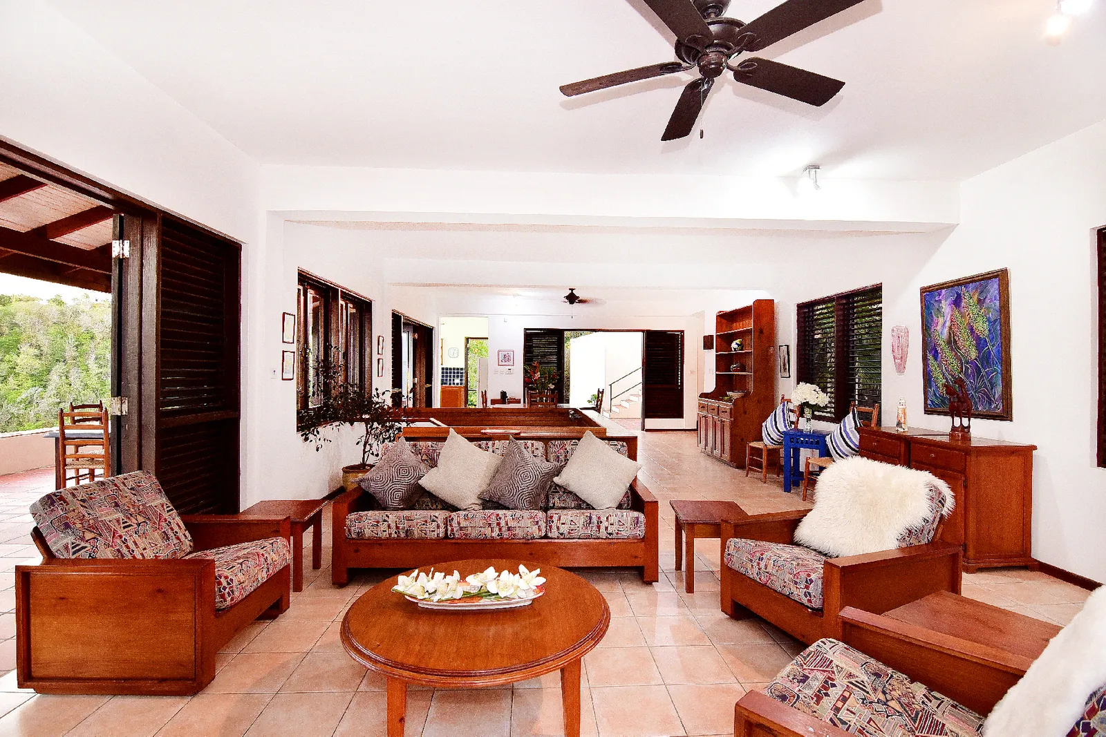 st lucia real estate Cliff Side Family Home for sale big living room