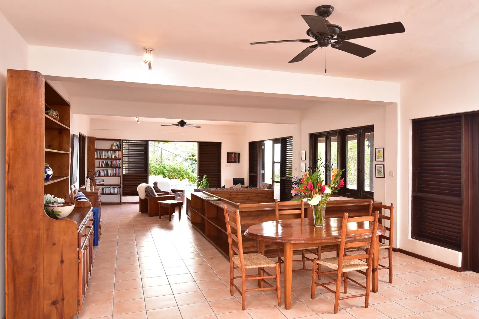 st lucia real estate Cliff Side Family Home for sale table