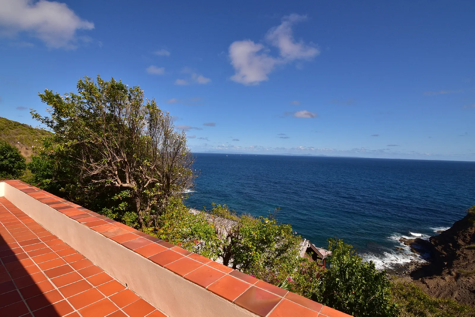 st lucia real estate Cliff Side Family Home for sale