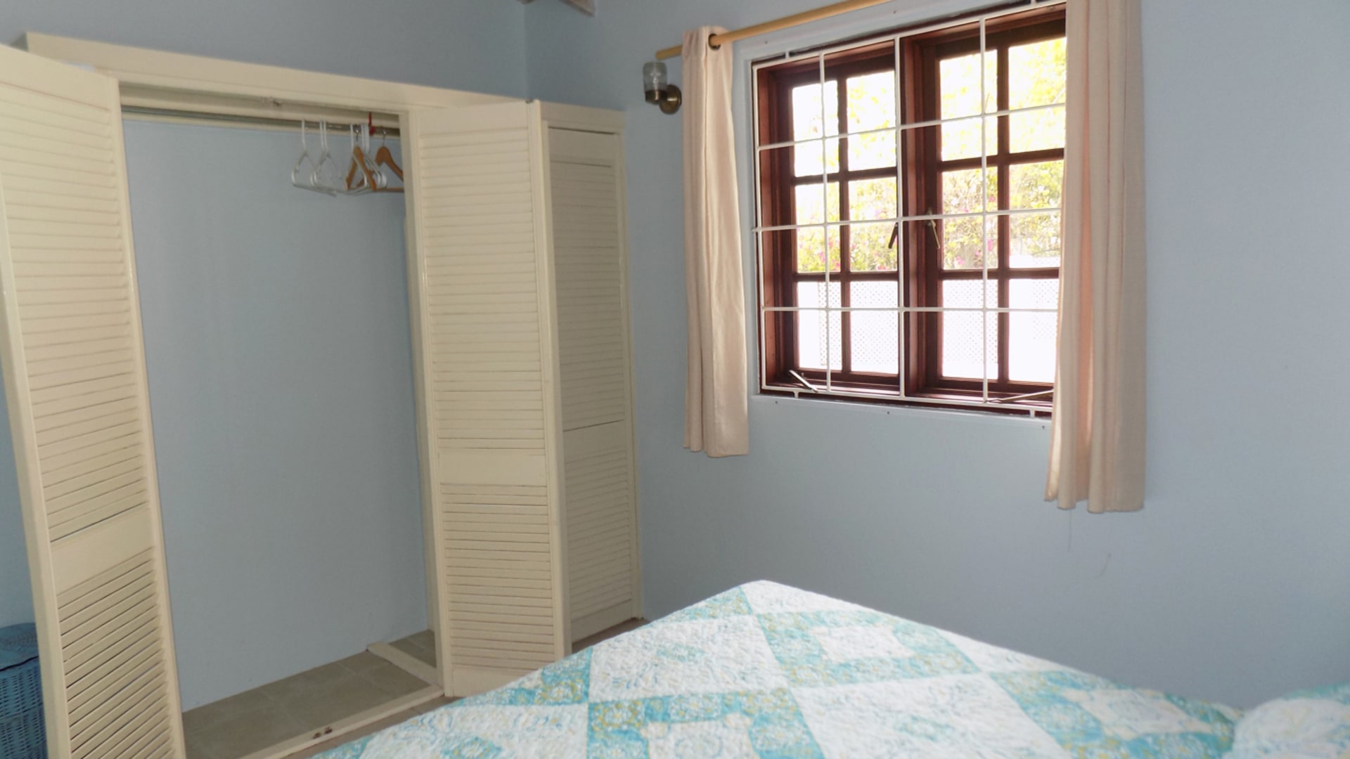 st lucia real estate 2 bedroom Cozzy Cottage For Rent at Cap Estate, St. Lucia window