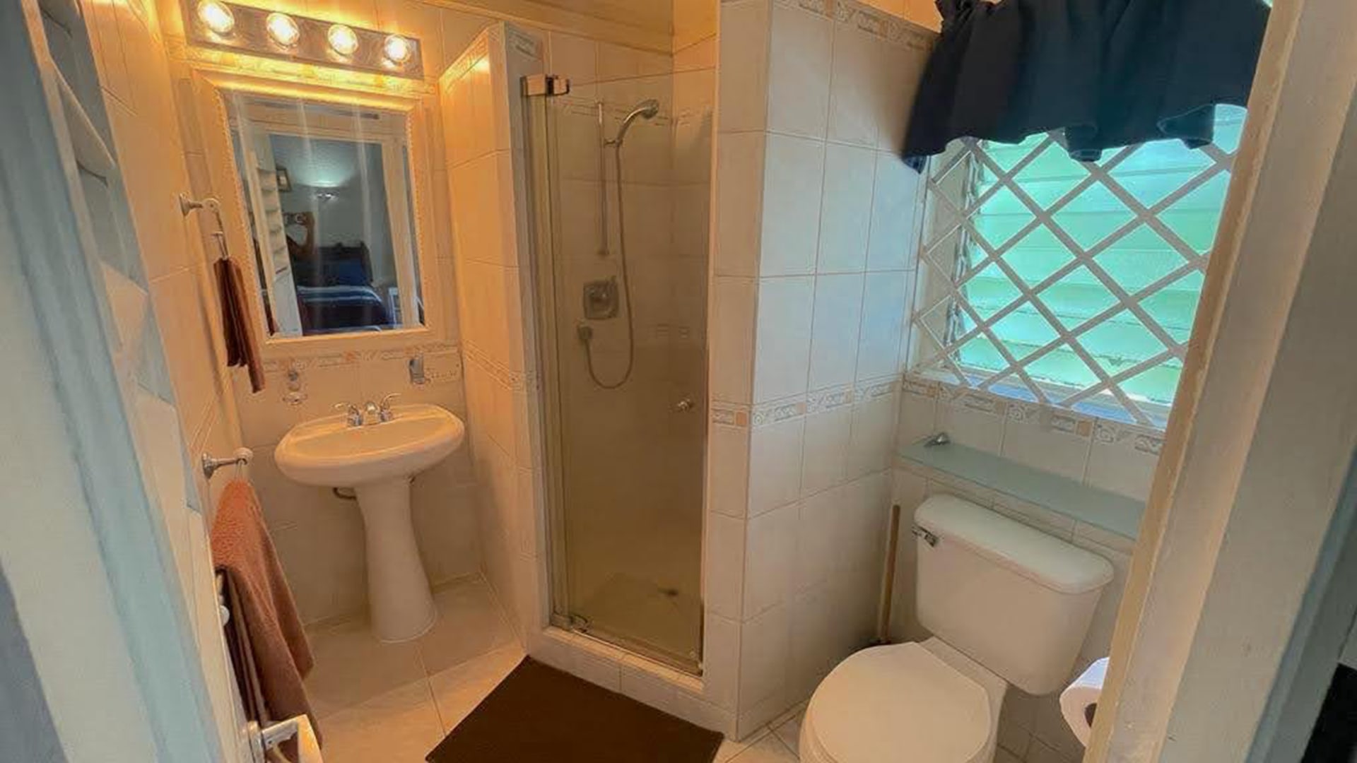st lucia real estate 3 bedroom Bungalow For Rent at Cap Estate sink