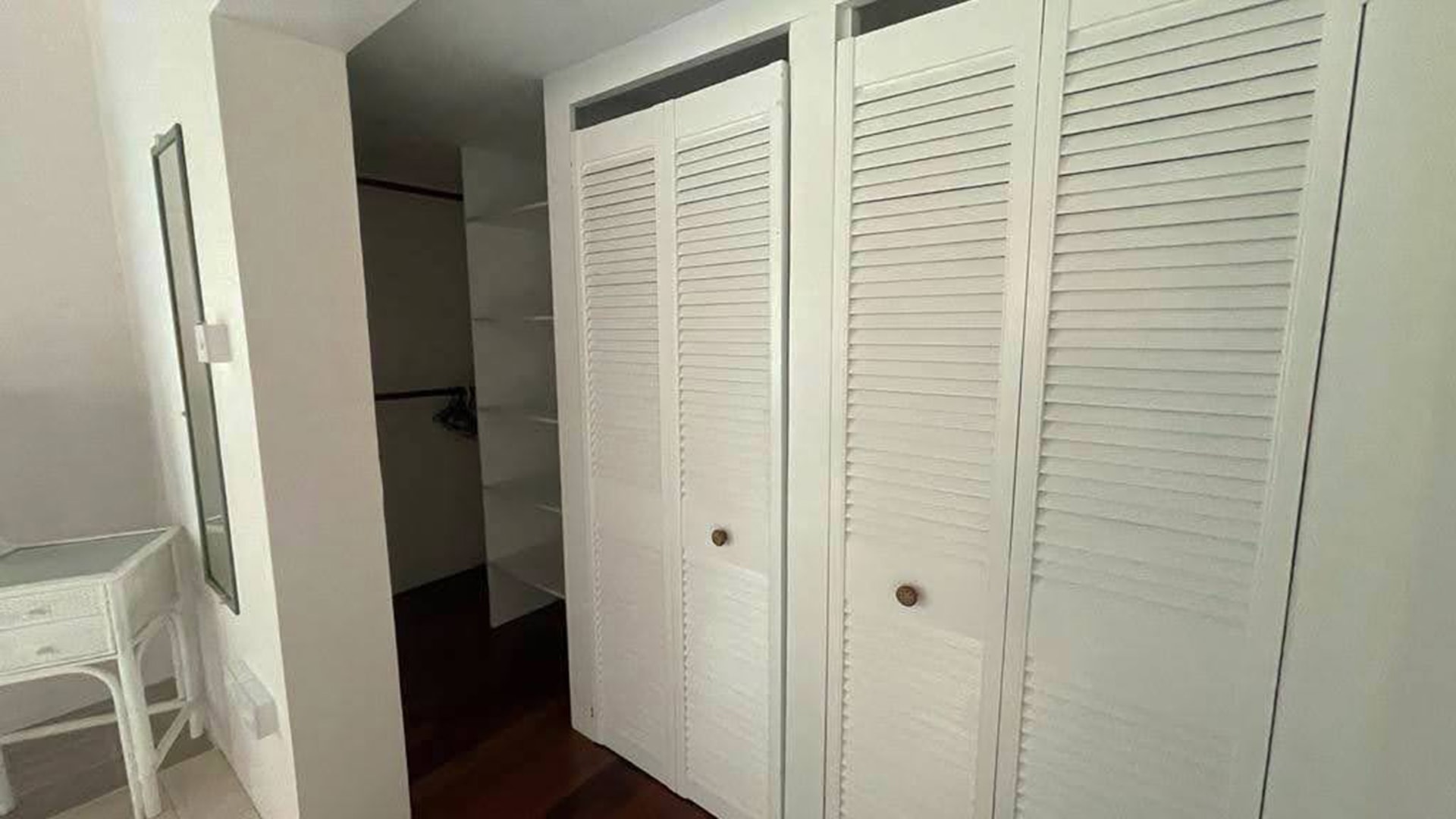 st lucia real estate 3 bedroom Bungalow For Rent at Cap Estate closet