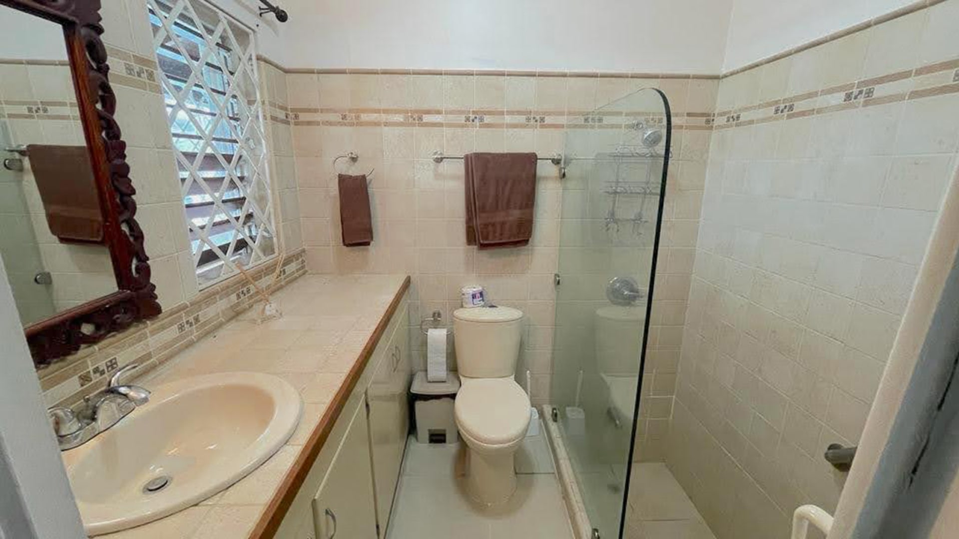st lucia real estate 3 bedroom Bungalow For Rent at Cap Estate bath