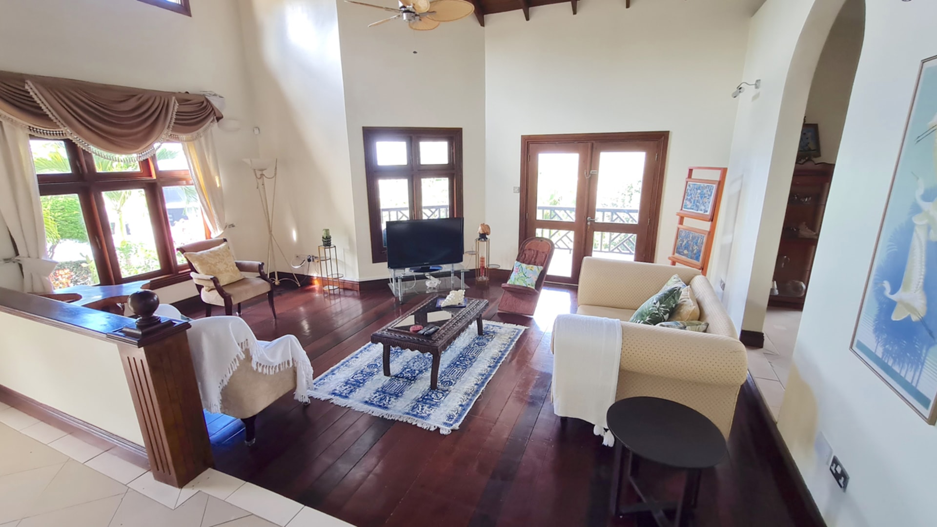 st lucia real estate Private Villa For Rent At Morne Fortune for rent centre table