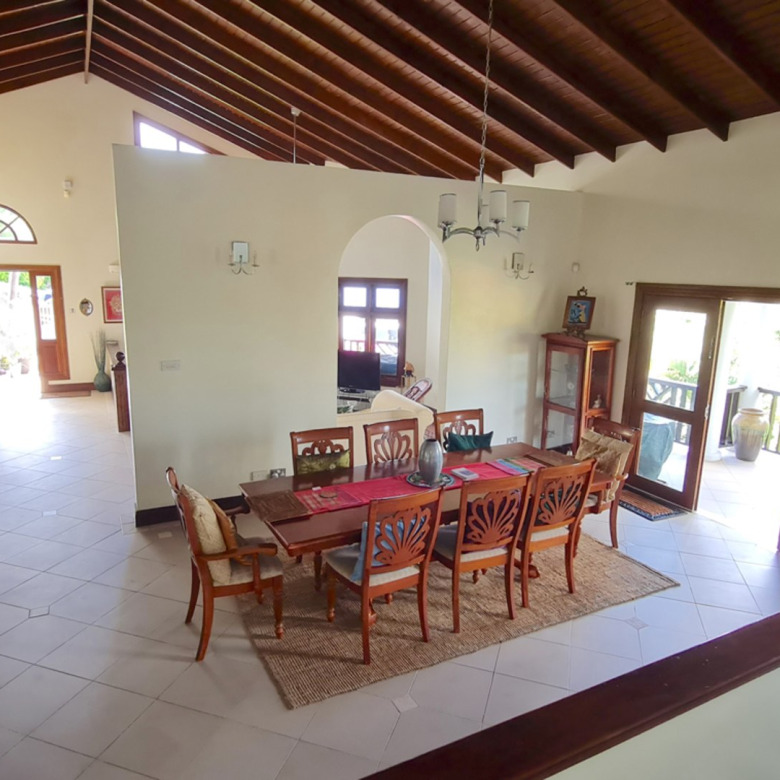 st lucia real estate Private Villa For Rent At Morne Fortune for rent big space