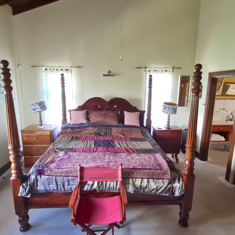 st lucia real estate Private Villa For Rent At Morne Fortune for rent 4 poster bed