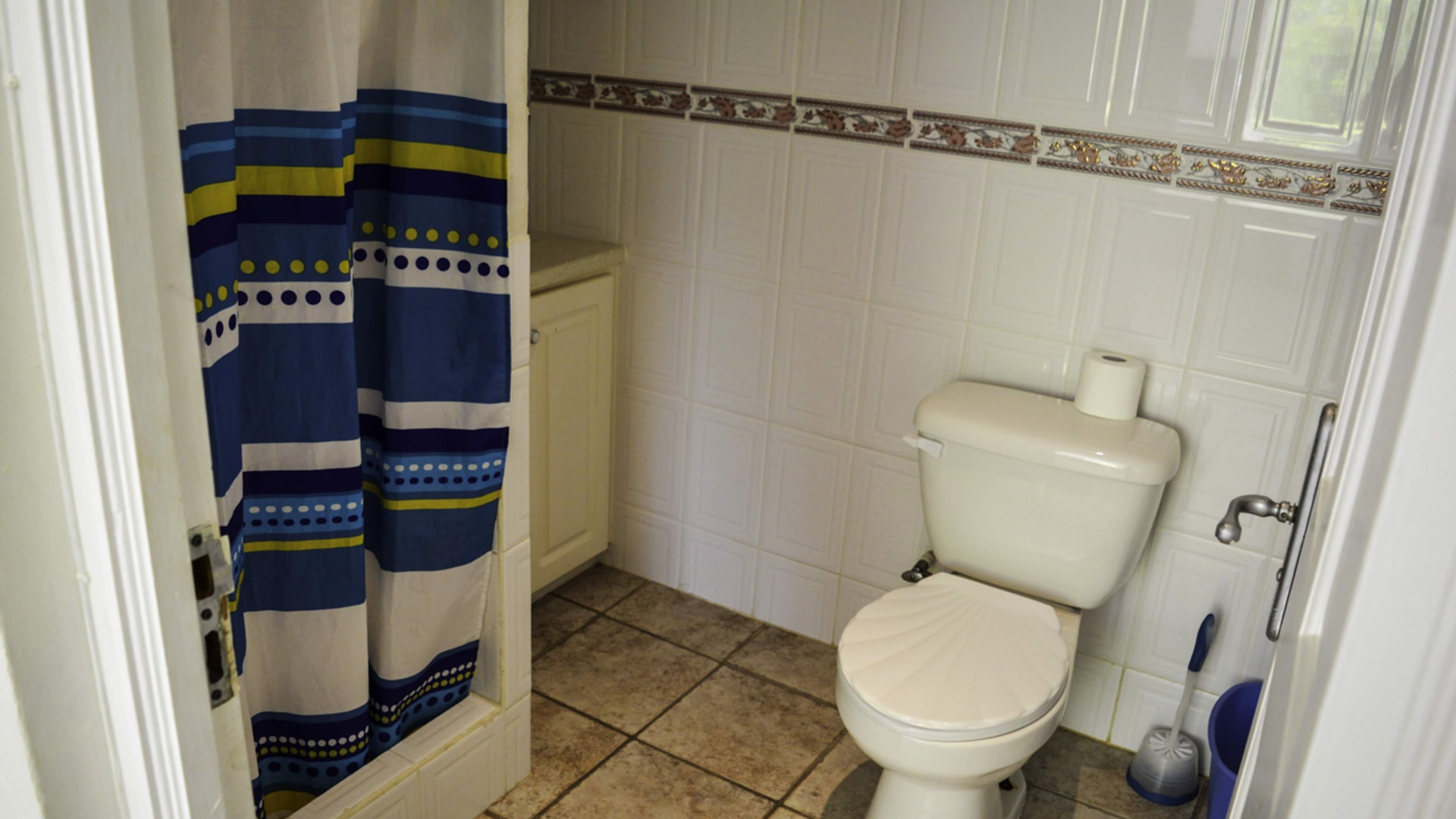 st lucia real estate 3-bed Standalone Trouya Villa for Rent toilet