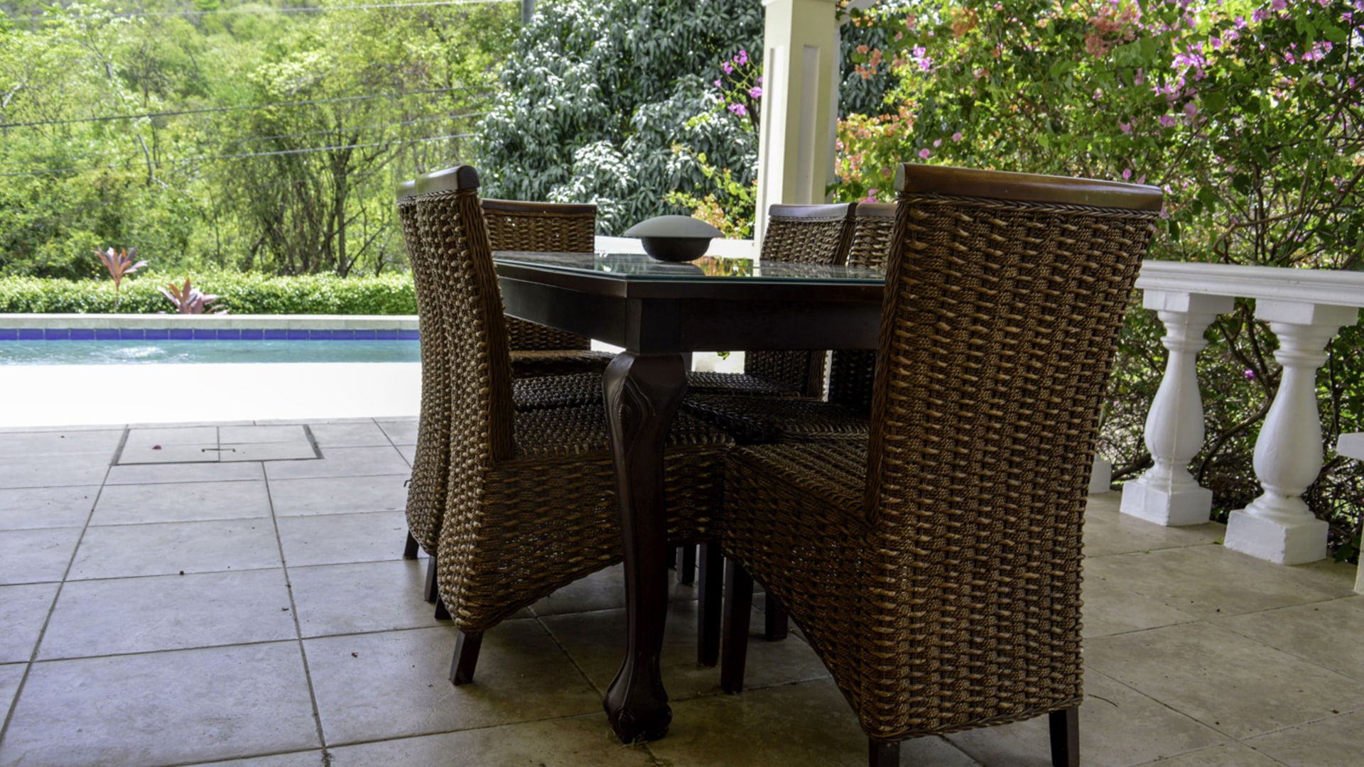st lucia real estate 3-bed Standalone Trouya Villa for Rent table