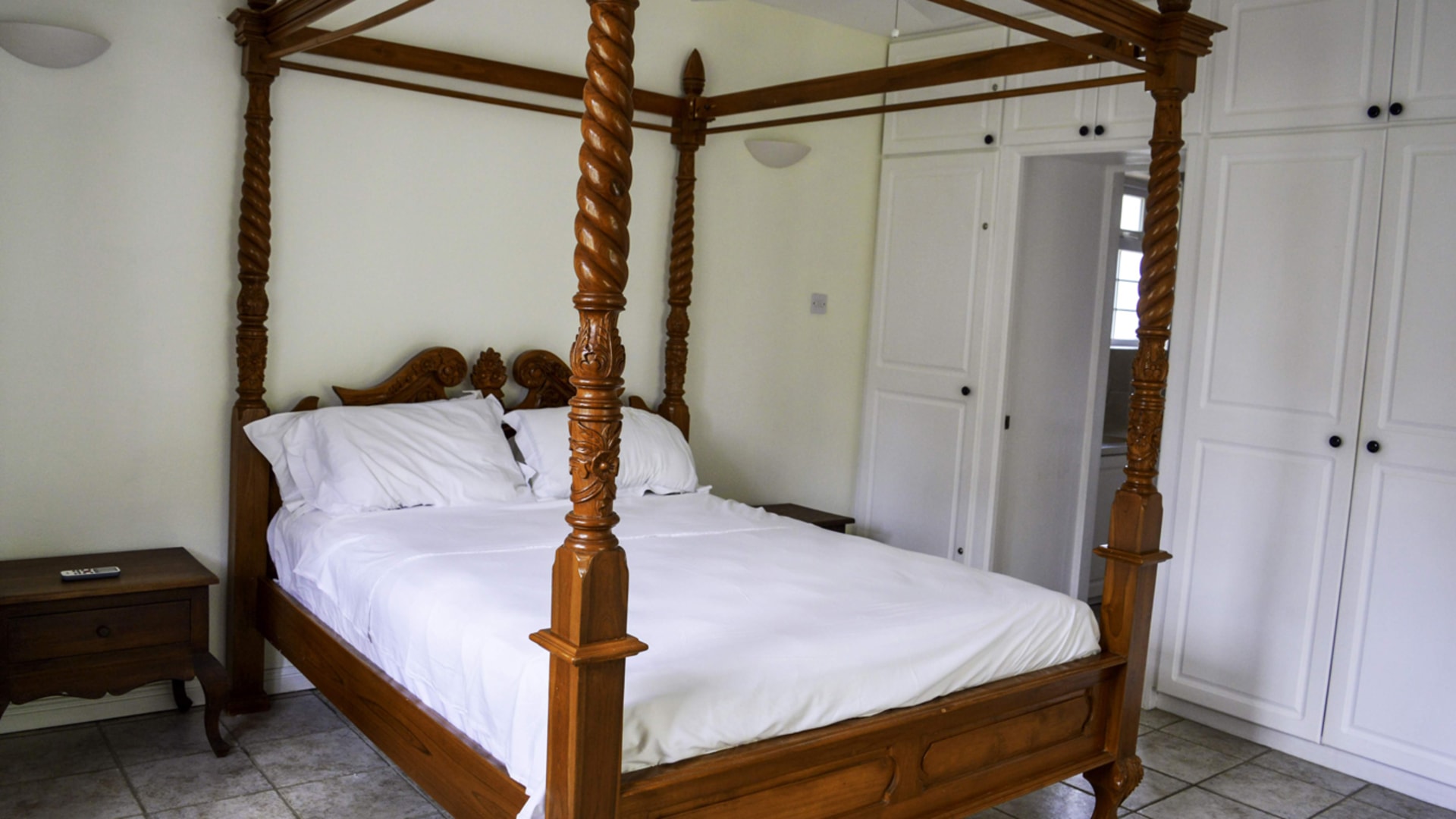 st lucia real estate 3-bed Standalone Trouya Villa for Rent four poster