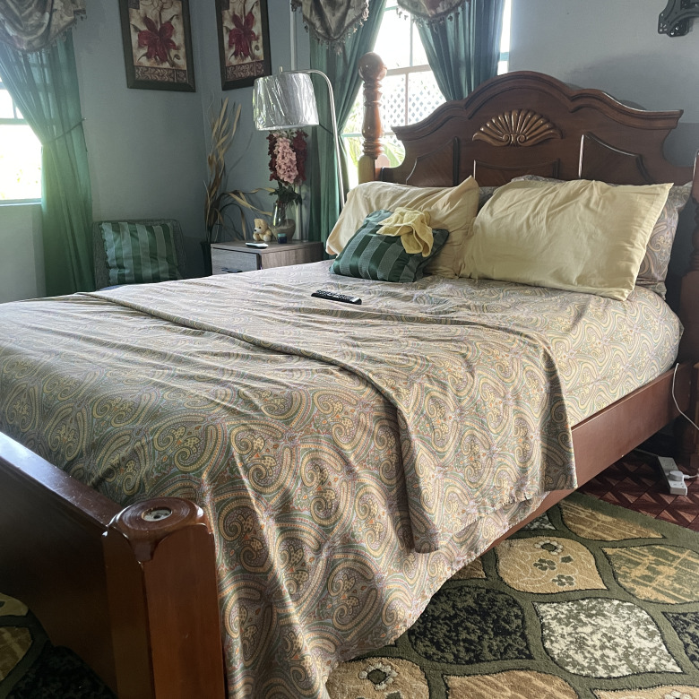 St Lucia real estate 4-Bedroom House for Sale in St. Lucia, Blackbay bed