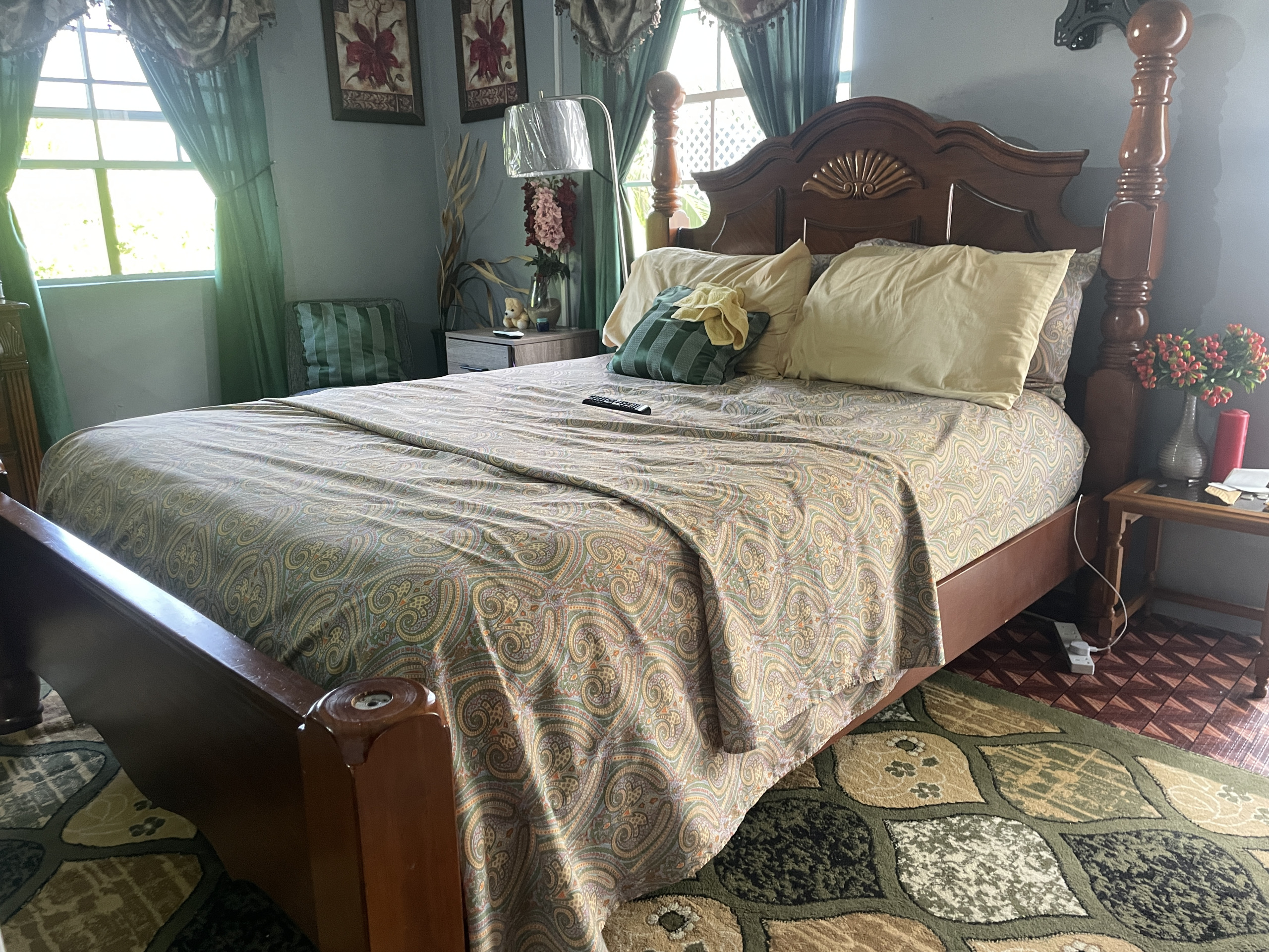 St Lucia real estate 4-Bedroom House for Sale in St. Lucia, Blackbay bed