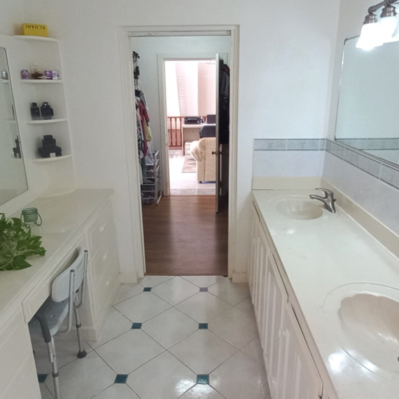 St Lucia real estate Victorian Villa at Cap Estate for sale bathroom
