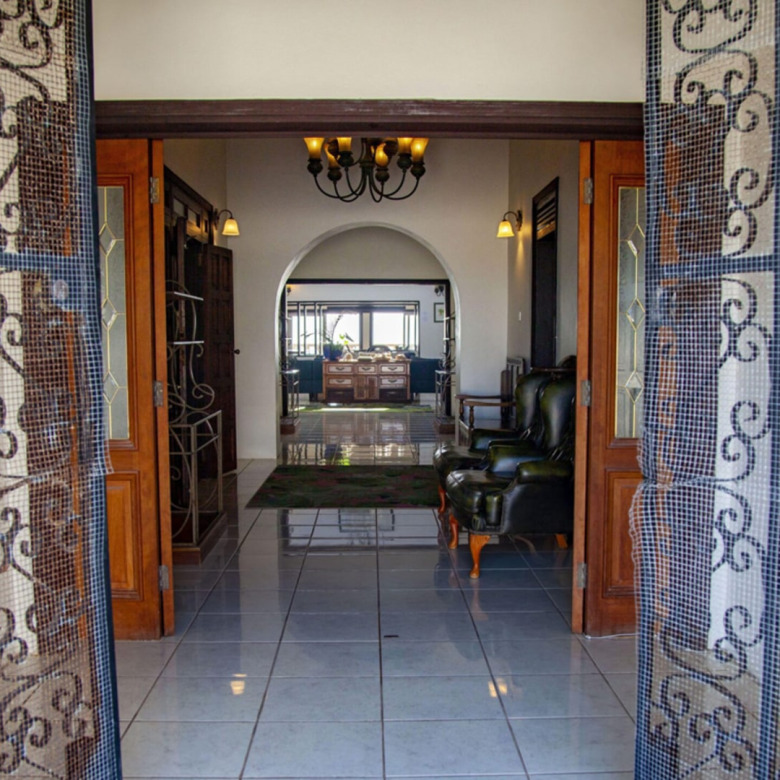 st lucia real estate Ocean View Villa Cap Estate entrance