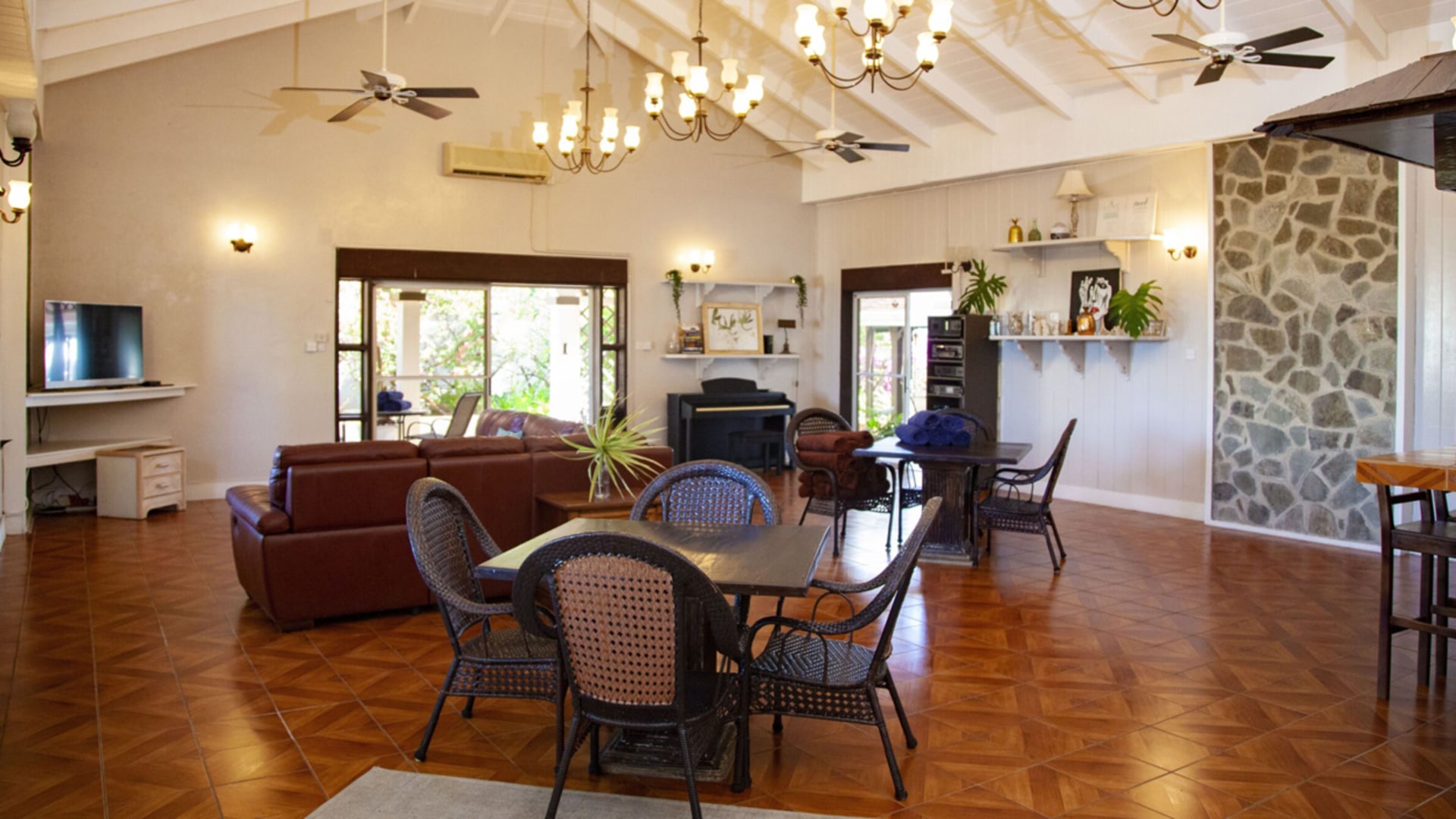 st lucia real estate Ocean View Villa Cap Estate dining