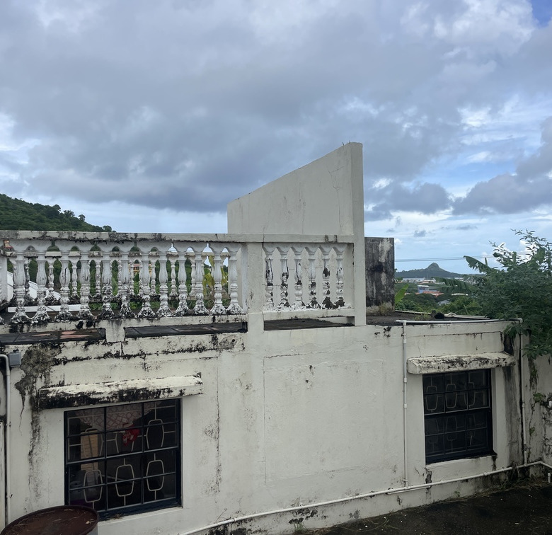 Beausejour st lucia house for sale water tanks